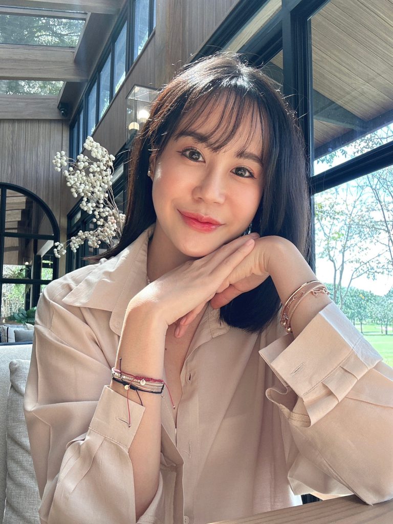 เสริมซิลิโคนร่องแก้ม